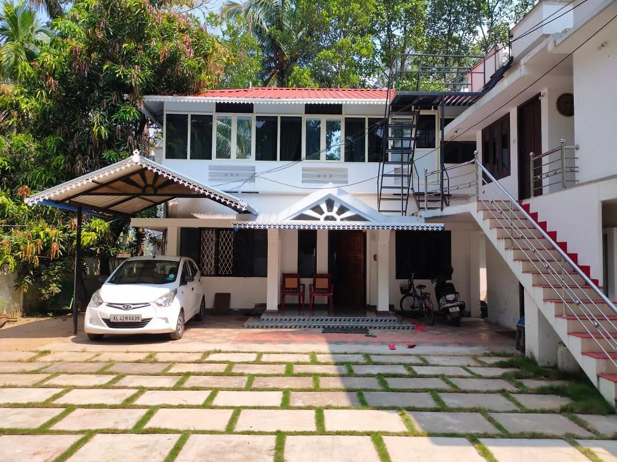 Blue Birds Homestay Cherai Beach India