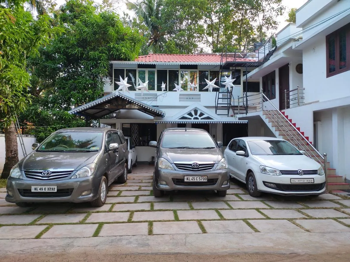 Blue Birds Homestay Cherai Beach