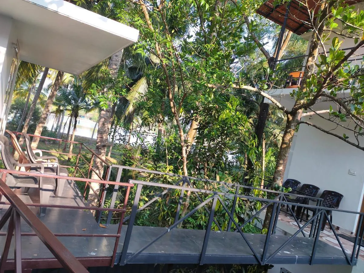 Blue Birds Homestay Cherai Beach